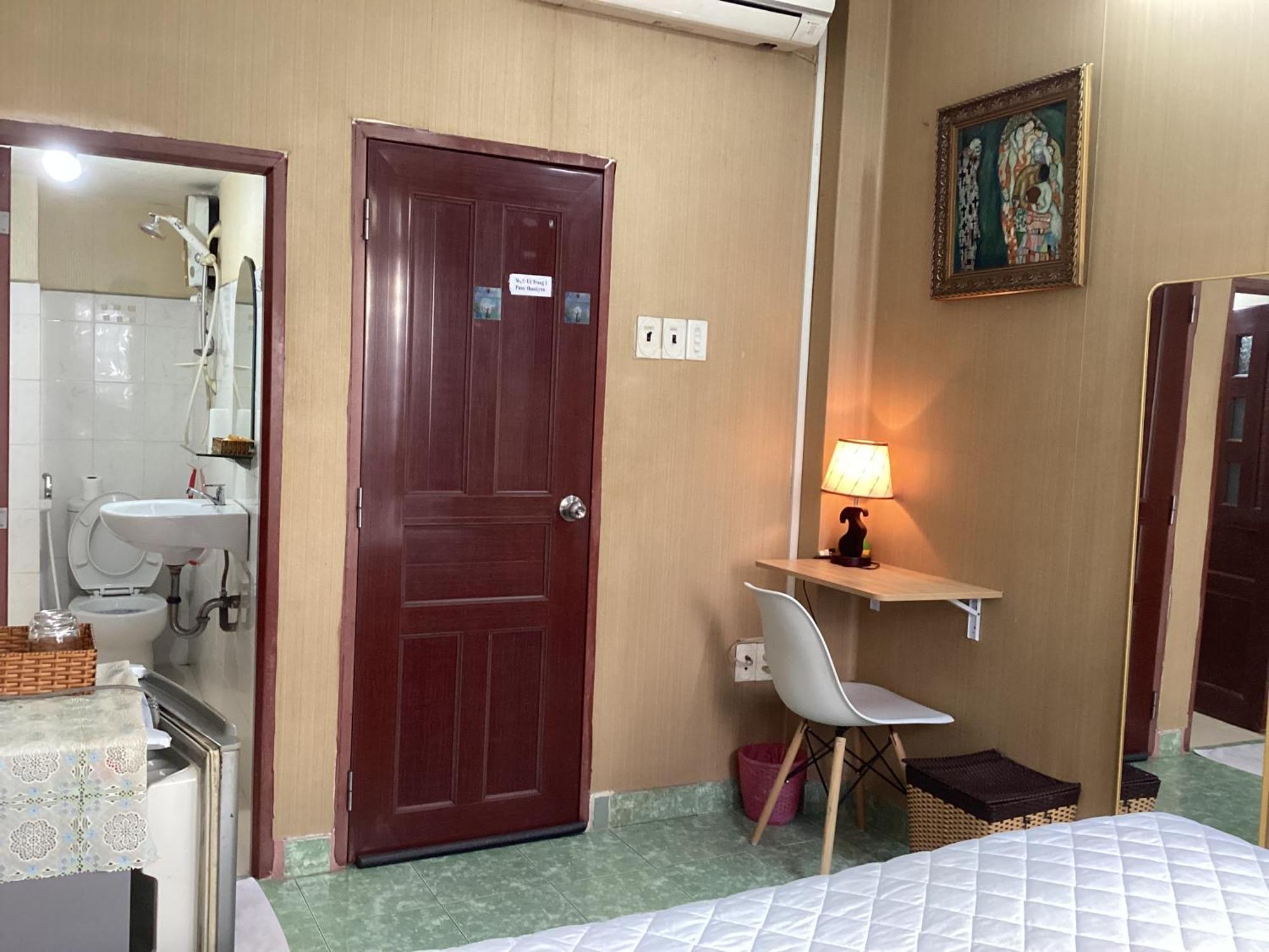 Guest House Uttrang Ho Chi Minh City Exterior photo